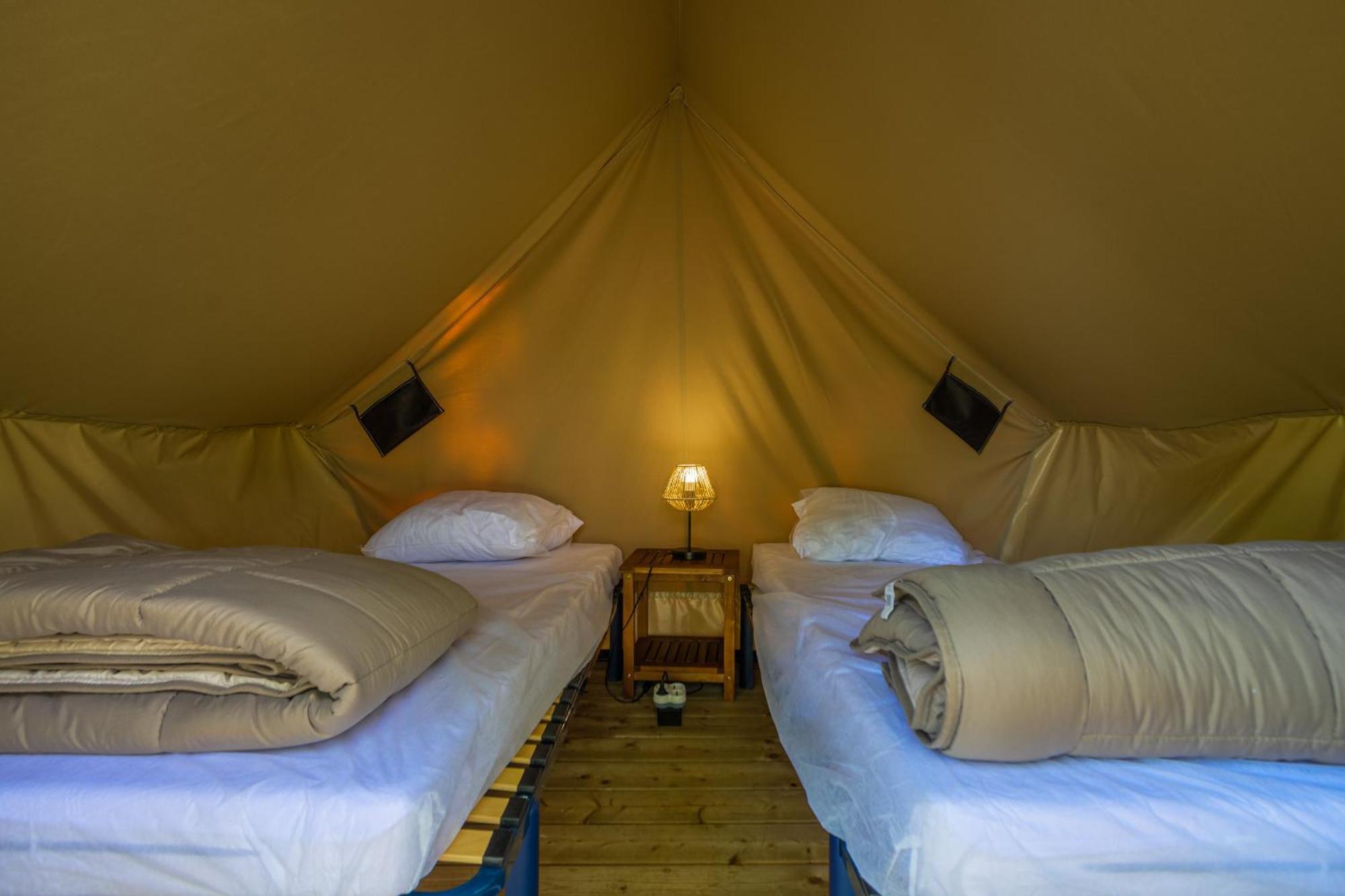 Camping Vesoul Vaivre-et-Montoille Стая снимка